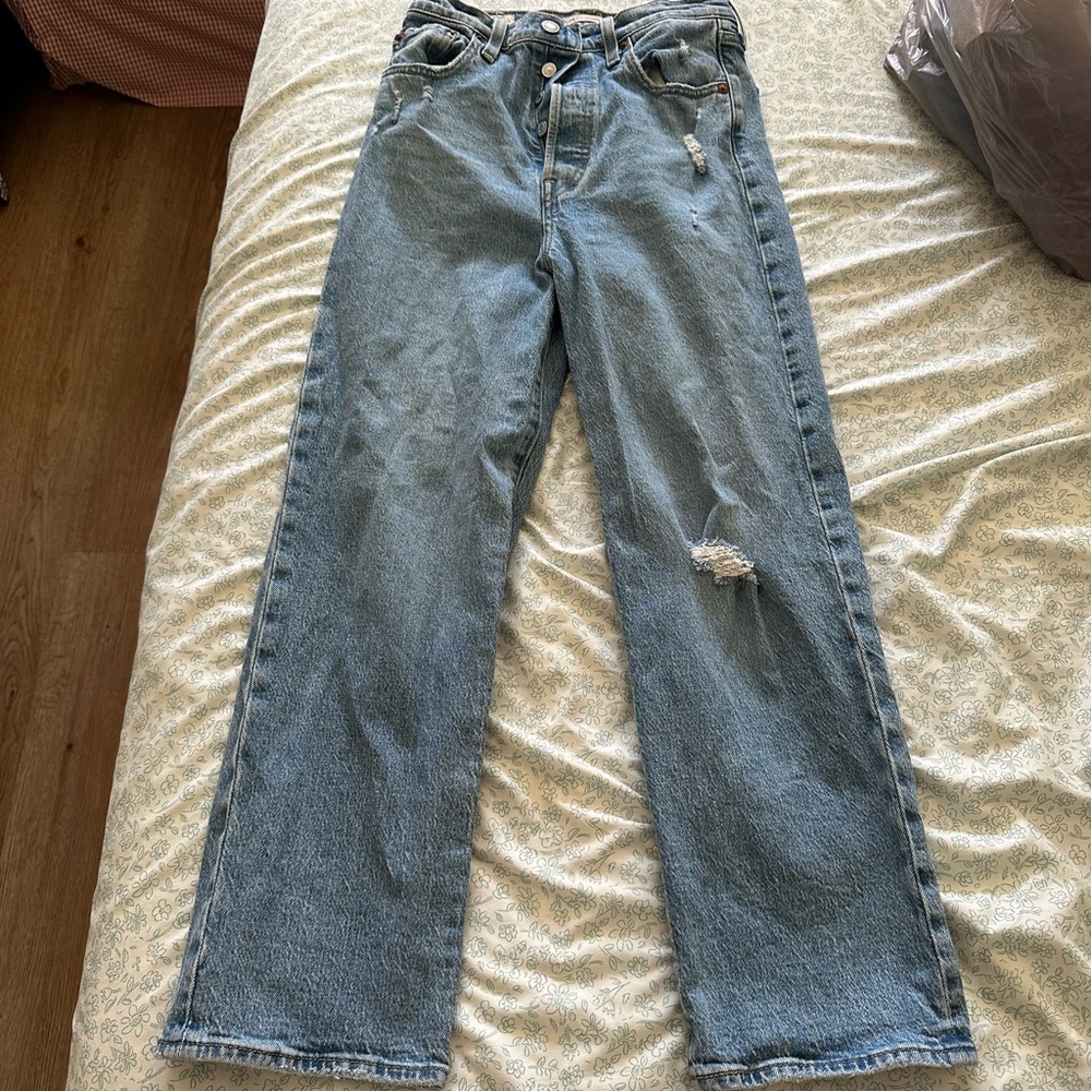Levi’s rib cage straight ankle jeans